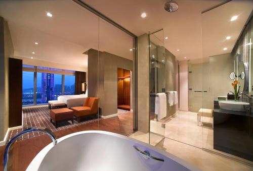 room detail thumbnail 2