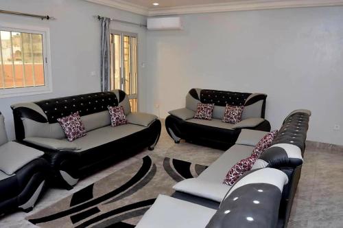 Maison d'Hôtes entière Cité Douane Golf Dakar (Maison d'Hotes entiere Cite Douane Golf Dakar) in Guediawaye