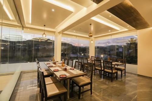 Restaurant, Enrise By Sayaji, Khed Shivapur in Ramnagar