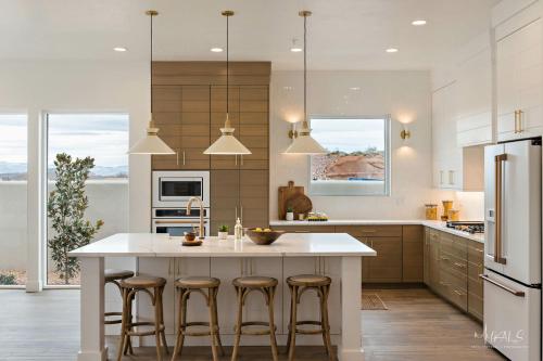 Golf Course Home - Private Pool, Hot Tub Rooftop Fire Pit 2264