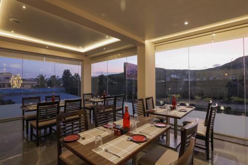 Restaurant, Enrise By Sayaji, Khed Shivapur in Ramnagar