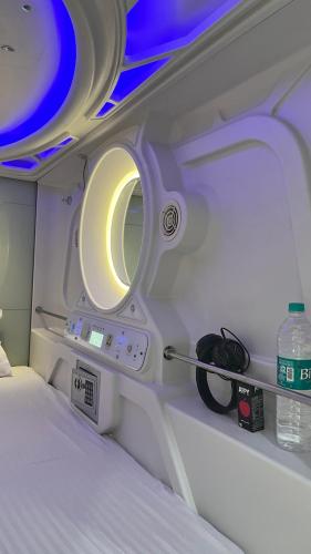 แอสโตรพอด โฮเทล (Astropod) in อันเธรี อีสต์