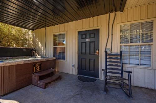 Briarstone Lodge Condo 13E in Pigeon Forge (TN)
