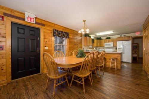 Briarstone Lodge Condo 13F in Pigeon Forge (TN)