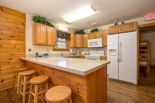 Briarstone Lodge Condo 13F in Pigeon Forge (TN)