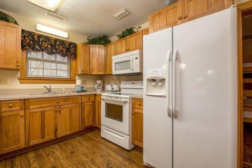 Briarstone Lodge Condo 13F in Pigeon Forge (TN)