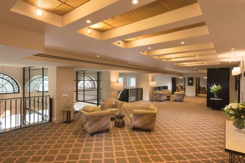 Mayfair Hotel Adelaide By IHG - 로비