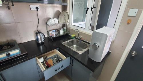 Homestay Jalan Tun Razak walking distance IJN, HKL, MRT Station, KPJ, PERKESO, Bernama, Tabung Darah near Taman Tasik Titiwangsa