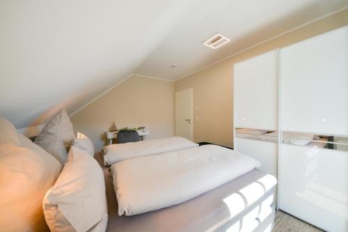 Apartment with Terrace image 8