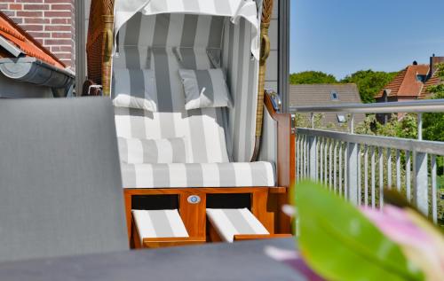 Apartment with Terrace image 2