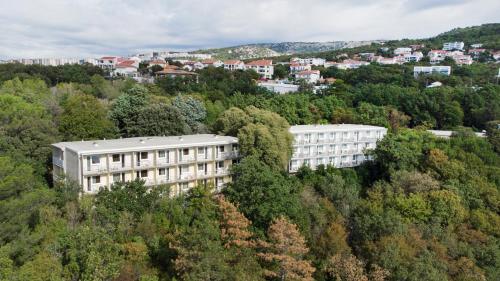 Boarding House Lucija - Accommodation - Kostrena