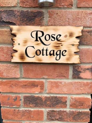 Pet Friendly Cottage Ashbourne with Parking