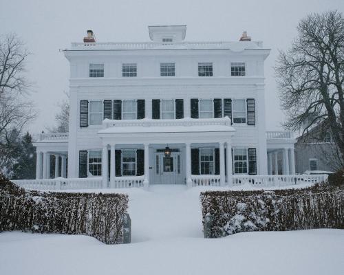 Topping Rose House