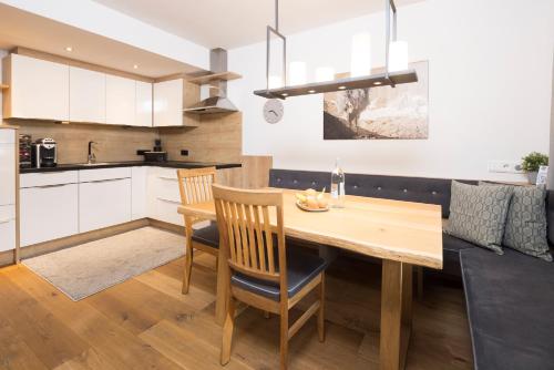 Two-Bedroom Apartment with Full Kitchen