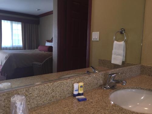 1 queen bed