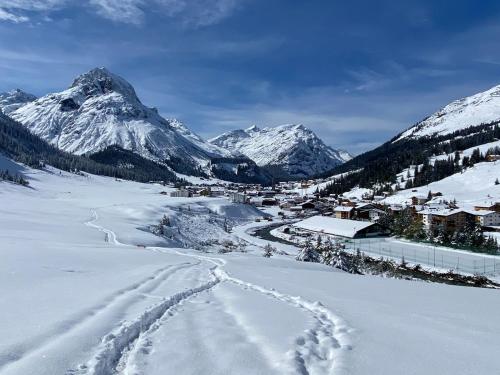 สภาพแวดล้อมโดยรอบ, Lech Hostel in กลางเมืองเลช