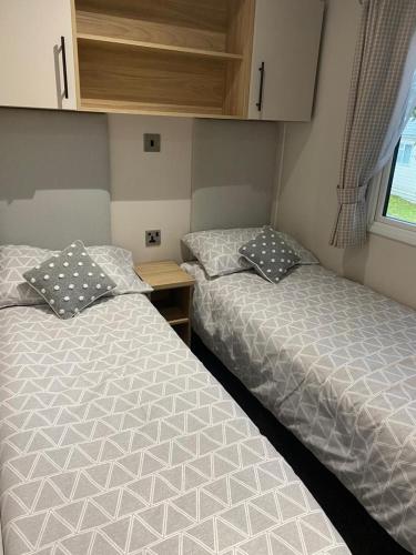 Coghurst Hall Holiday Home Sleeps 6, 2 bedrooms in Guestling