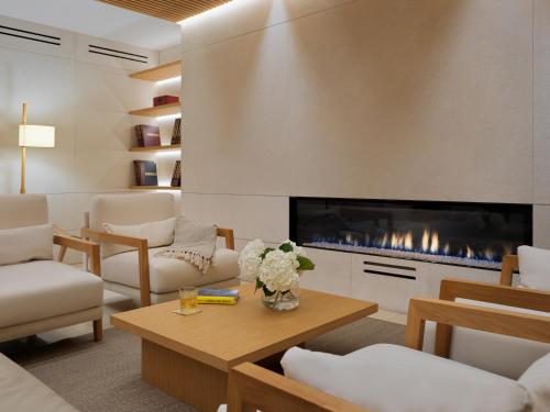 Hotel Saratoga - image 2