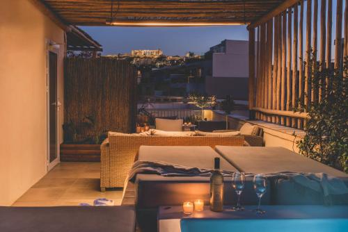 Luxury Apartment with Acropolis view Terrace and Jacuzzi in the Heart of Athens - Living Stone Azurite, Atény