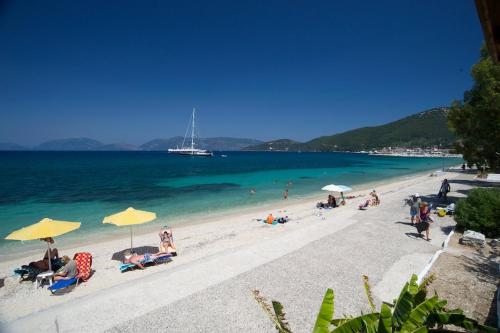 Happy Camp Mobile Homes in Camping Karavomilos Beach