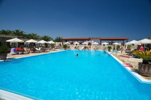 Piscină, Happy Camp Mobile Homes in Camping Karavomilos Beach in Kefalonia