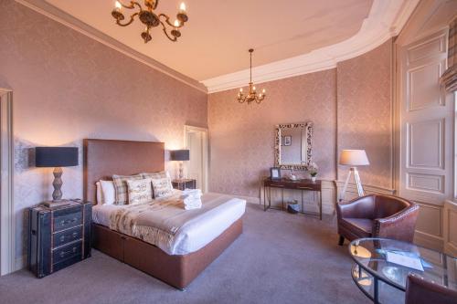 The Allan Park in 史特靈市中心