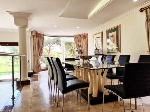 Spacious Golf & Wildlife Estate in Hartbeespoort 10 sleeper, Hartbeespoort (foto 9)