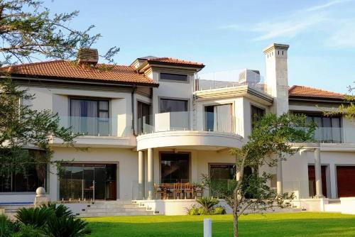 Spacious Golf & Wildlife Estate in Hartbeespoort 10 sleeper, Hartbeespoort