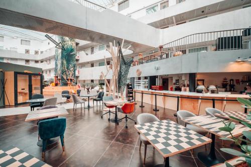 Vestibule, Olivarius Cergy Apart'hotel near Gare RER de Cergy Préfecture