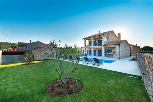 Villa Banovi with heated pool