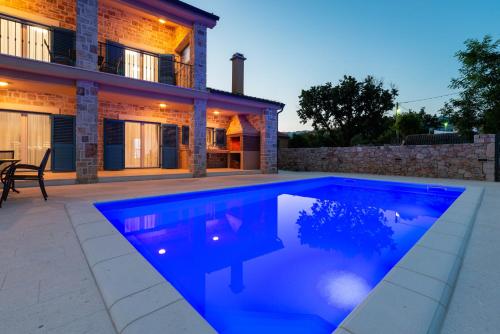 Villa Banovi with heated pool