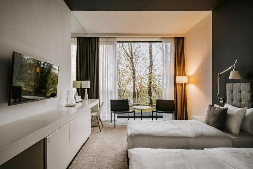 2 twin beds