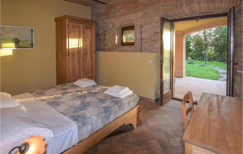 2 Bedroom Beautiful Apartment In Avigliano Umbro