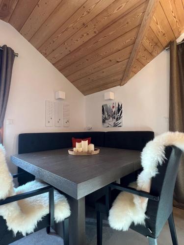 Appartement 201, Duplex avec terrasse et garage Appartement 201, Duplex avec terrasse et garage