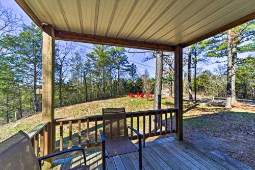 Wilburton Cabin with Fire Pit, Mountain Views!