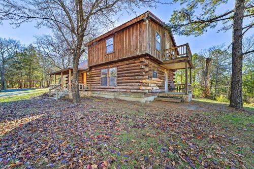 Wilburton Cabin with Fire Pit, Mountain Views!