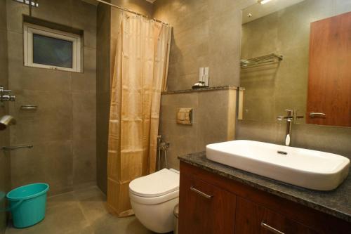 Bathroom, Royalton Residency in Vazhoor