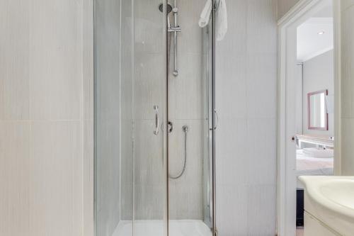 1 Lexham Gardens - image 3