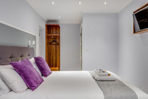 1 Lexham Gardens - image 4