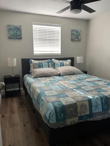 Peaceful getaway and Explore Tampa in Oldsmar, USA