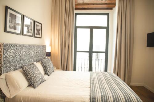 Apartment with Balcony image 4