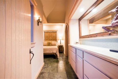 HIGHLANDS CASTLE overlooking Lake George plus 2 other CASTLES & SUITES