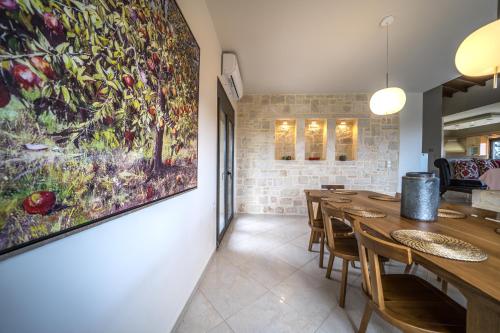 Villa Florentina at Chania Suburbs With Private Pool and BBQ in Mousoures