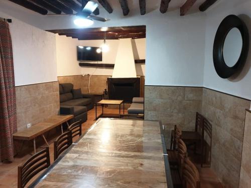 Létesítmények, Casa Serrano in Abrucena