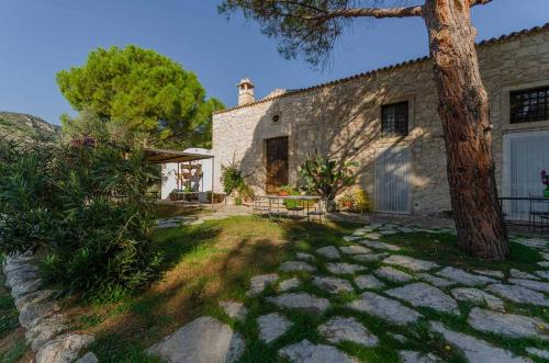 玛丹娜尹科罗娜塔农庄酒店