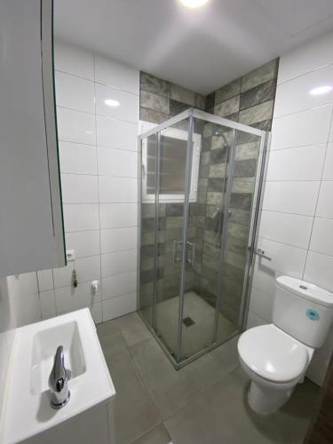Vannas istaba, APARTAMENTOS PASCUAL in El Cuervo