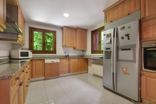 Chalet Navacerrada Piscina Privada in 納瓦塞拉達