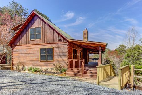 PineHome Cabin in Mineral Bluff, USA