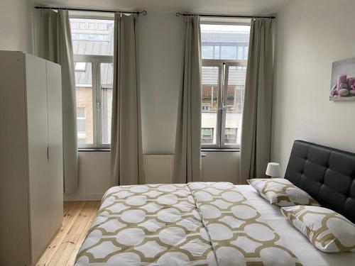 Modern Apartment Third Floor, Брюссель (фото 9)