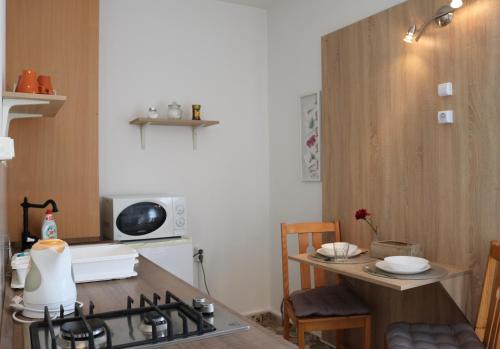Kitchen, Levendula Apartman Pecs in Ispitaalja